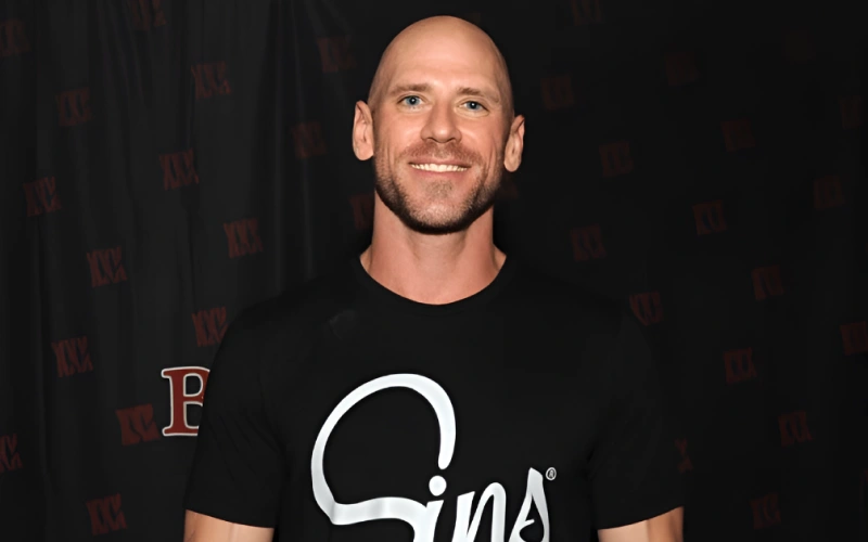 Conozca cómo Johnny Sins ayuda a promocionar la marca 1win.